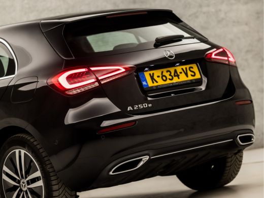 Mercedes-Benz A-Klasse 250 e Business Solution Luxury 218Pk Automaat (GROOT NAVI, SFEERVERLICHTING, WIDESCREEN, CAMERA, ... ActivLease financial lease