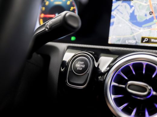 Mercedes-Benz A-Klasse 250 e Business Solution Luxury 218Pk Automaat (GROOT NAVI, SFEERVERLICHTING, WIDESCREEN, CAMERA, ... ActivLease financial lease