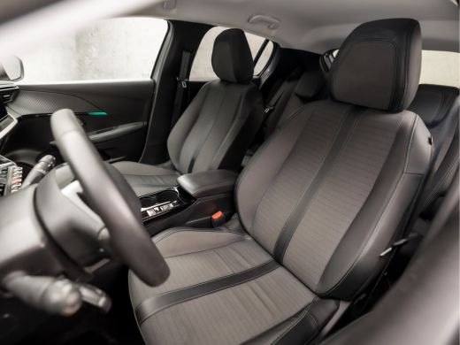 Peugeot 208 1.2 PureTech Allure Deluxe (VIRTUAL COCKPIT, APPLE CARPLAY, GROOT NAVI, 360 CAMERA, LEDER, SPORTS... ActivLease financial lease