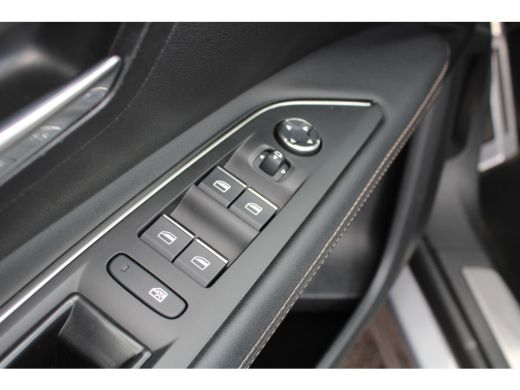 Peugeot 3008 1.6 HYbrid 225 Blue Lease GT | Automaat | Navigatie | Camera | Black Pack | Panorama/schuifdak | ... ActivLease financial lease