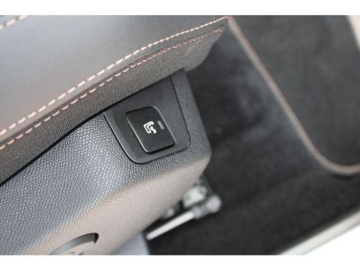 Peugeot 3008 1.6 HYbrid 225 Blue Lease GT | Automaat | Navigatie | Camera | Black Pack | Panorama/schuifdak | ... ActivLease financial lease