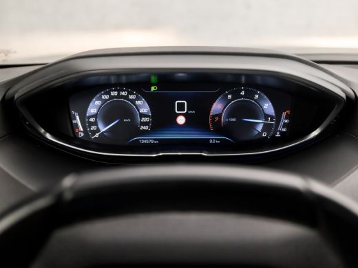 Peugeot 5008 1.2 PureTech Sport 7 Persoons (APPLE CARPLAY, GROOT NAVI, PARKEERSENSOREN, SPORTSTOELEN, CRUISE, ... ActivLease financial lease