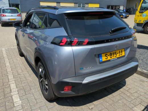 Peugeot e-2008 EV Allure Pack 50 kWh | Clima | Cruise | Stoelverwarming | Camera | | Achteruitrijcamera | Airco ... ActivLease financial lease