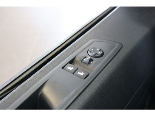 Peugeot e-Expert EV L2 75 kWh 5,9% RENTE | Navi | Parkeerhulp achter | Airco | Zijschuifdeur rechts | Stoelen voor | ActivLease financial lease