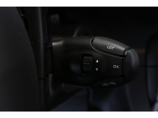 Peugeot e-Expert EV L2 75 kWh 5,9% RENTE | Navi | Parkeerhulp achter | Airco | Zijschuifdeur rechts | Stoelen voor | ActivLease financial lease