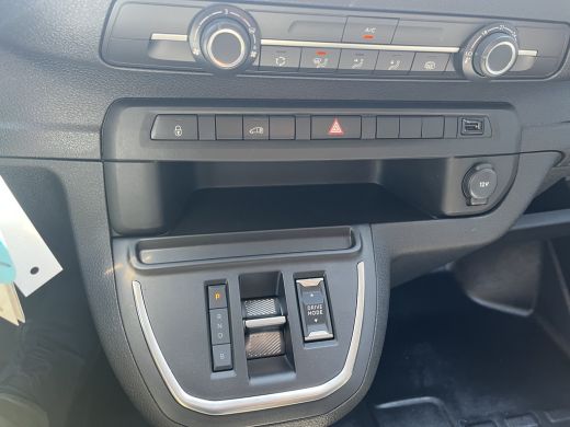 Peugeot e-Expert EV L2 75 kWh | Navi | Parkeerhulp achter | Zijschijfdeur rechts | Airco | Apple carplay | ActivLease financial lease