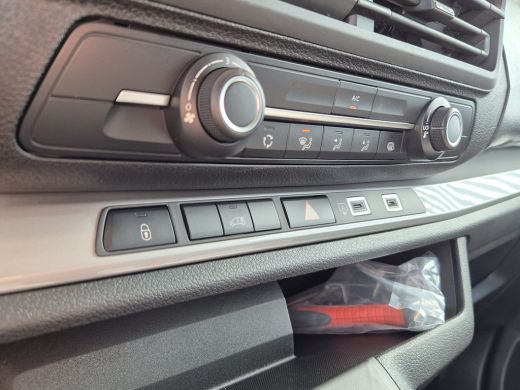 Peugeot Expert 2.0 BlueHDi 140PK L2 | Achteruitrijcamera | Airco | Navigatie | 2 zitplaatsen rechtsvoor | Achter... ActivLease financial lease
