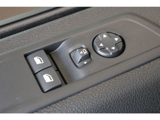 Peugeot Expert 2.0 BlueHDi 180 S&S L3 DC Automaat | Sidesteps | Glaslook | Clima | Adaptive Cruise | Stoel- & St... ActivLease financial lease