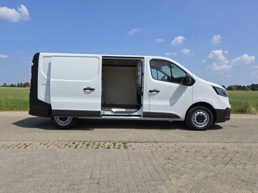 Renault Trafic 2.0 Blue dCi 130 T30 L2 H1 - 130 Pk - Euro 6 - Navi - R-Link - Airco ActivLease financial lease