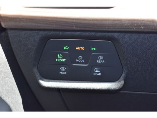 Seat Leon 1.5 eTSI 150PK DSG-7 X-cellence | 18 INCH | APP CONNECT | NAVIGATIE | PARKEERSENSOREN ActivLease financial lease