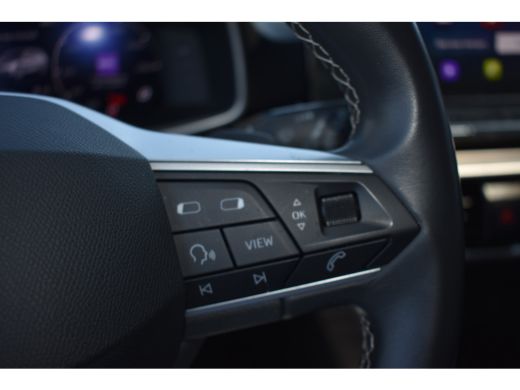 Seat Leon 1.5 eTSI 150PK DSG-7 X-cellence | 18 INCH | APP CONNECT | NAVIGATIE | PARKEERSENSOREN ActivLease financial lease