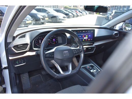 Seat Leon 1.5 eTSI 150PK DSG-7 X-cellence | 18 INCH | APP CONNECT | NAVIGATIE | PARKEERSENSOREN ActivLease financial lease