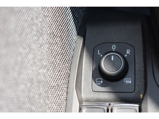 Seat Leon 1.5 eTSI 150PK DSG-7 X-cellence | 18 INCH | APP CONNECT | NAVIGATIE | PARKEERSENSOREN ActivLease financial lease