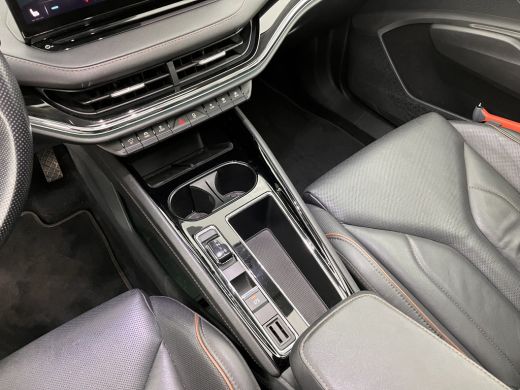 Skoda Enyaq iV 80 Luxus [ 3-Fase ] (INCL-BTW) *PANO | LUXURY-LEATHER | HEAD-UP | ADAPTIVE-CRUISE | MEMORY-PACK |... ActivLease financial lease