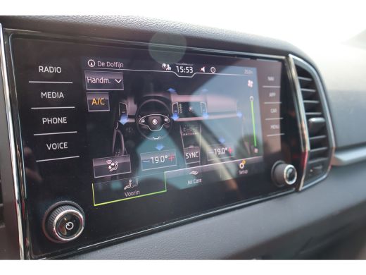 Skoda Karoq 1.0 TSI Business Edition | Elektrische ramen voor | Extra getint glas | Trekhaak (vast) ActivLease financial lease