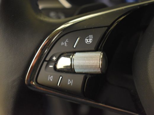 Skoda Superb Combi 1.4 TSI iV Business Edition Plus 218pk | Trekhaak | Adaptief cruise control | Elektrische v... ActivLease financial lease