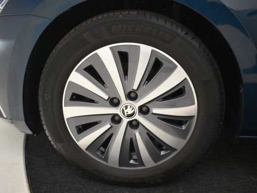 Skoda Superb Combi 1.4 TSI iV Business Edition Plus 218pk | Trekhaak | Adaptief cruise control | Elektrische v... ActivLease financial lease