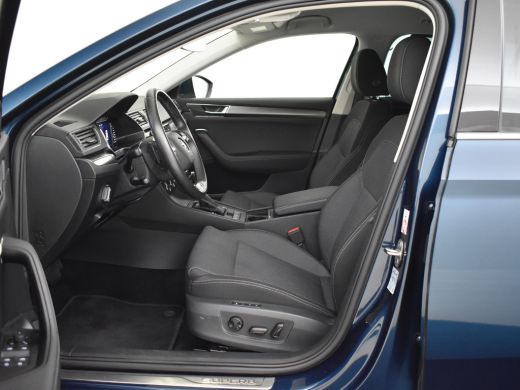 Skoda Superb Combi 1.4 TSI iV Business Edition Plus 218pk | Trekhaak | Adaptief cruise control | Elektrische v... ActivLease financial lease