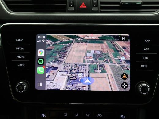 Skoda Superb Combi 2.0 TDI 150 PK DSG AUT. + 2000 KG TREKHAAK | CAMERA | APPLE CARPLAY ActivLease financial lease