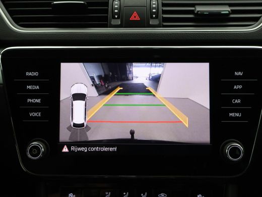 Skoda Superb Combi 2.0 TDI 150 PK DSG AUT. + 2000 KG TREKHAAK | CAMERA | APPLE CARPLAY ActivLease financial lease