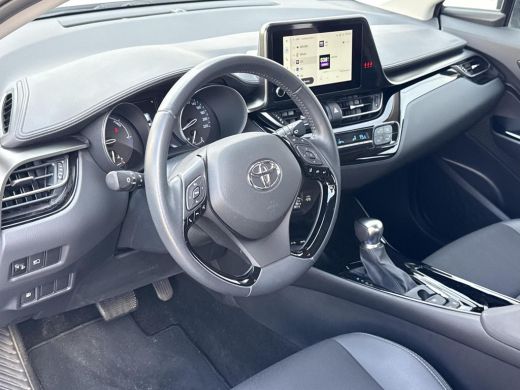 Toyota C-HR 2.0 Hybrid Dynamic **TREKHAAK/ KEYLESS/ ADAPTIEF CRUISE CONTROL/ 36 MAANDEN GARANTIE** ActivLease financial lease