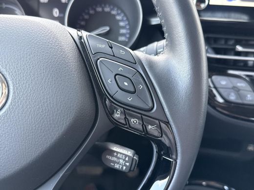 Toyota C-HR 2.0 Hybrid Dynamic **TREKHAAK/ KEYLESS/ ADAPTIEF CRUISE CONTROL/ 36 MAANDEN GARANTIE** ActivLease financial lease