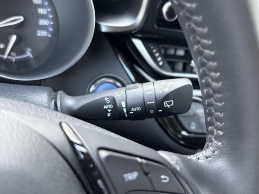 Toyota C-HR 2.0 Hybrid Dynamic **TREKHAAK/ KEYLESS/ ADAPTIEF CRUISE CONTROL/ 36 MAANDEN GARANTIE** ActivLease financial lease