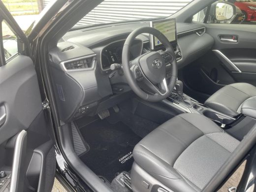 Toyota Corolla Cross Hybrid 200 Style ActivLease financial lease