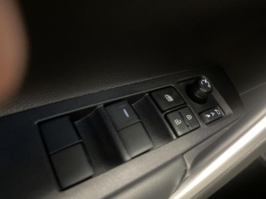 Toyota Corolla Cross Hybrid 200 Style ActivLease financial lease