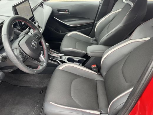 Toyota Corolla Touring Sports Hybrid 200 GR Sport Plus | Electr. achterklep | Stoel- + stuuverwarming | Head up display | Carpl... ActivLease financial lease