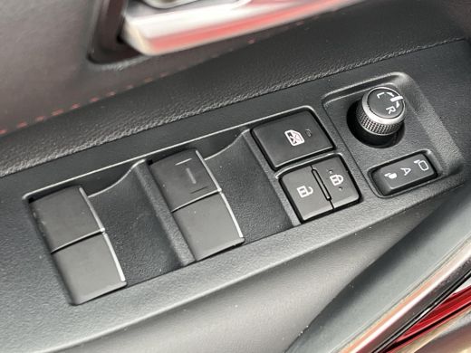 Toyota Corolla Touring Sports Hybrid 200 GR Sport Plus | Electr. achterklep | Stoel- + stuuverwarming | Head up display | Carpl... ActivLease financial lease