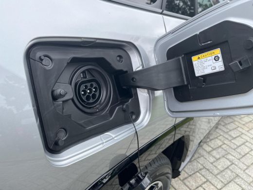 Toyota RAV4 2.5 Plug-in Hybrid AWD Bi-Tone Plus | Uit voorraad leverbaar! | ActivLease financial lease