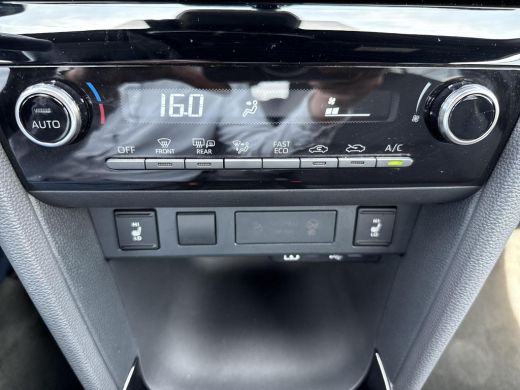 Toyota Yaris Cross 1.5 Hybrid Dynamic | Navigatie | Apple CarPlay/Android auto | Achteruitrijcamera | Stuur en Stoel... ActivLease financial lease