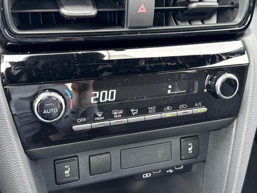 Toyota Yaris Cross 1.5 Hybrid Dynamic Ultimate **STOEL EN STUURWIELVERWARMING/ KEYLESS/ ADAPTIEF CRUISE CONTROL/ 36 ... ActivLease financial lease
