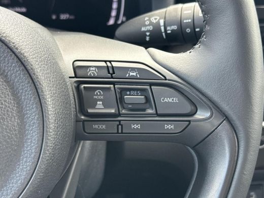 Toyota Yaris Cross 1.5 Hybrid Dynamic Ultimate **STOEL EN STUURWIELVERWARMING/ KEYLESS/ ADAPTIEF CRUISE CONTROL/ 36 ... ActivLease financial lease