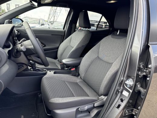 Toyota Yaris Cross 1.5 Hybrid Dynamic Ultimate **STOEL EN STUURWIELVERWARMING/ KEYLESS/ ADAPTIEF CRUISE CONTROL/ 36 ... ActivLease financial lease