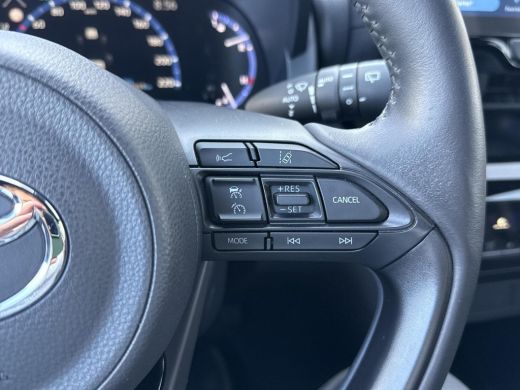Toyota Yaris Cross 1.5 Hybrid Adventure **NAVIGATIE/ DODEHOEK DETECTIE/ STOEL EN STUURWIELVERWARMING/ 36 MAANDEN GAR... ActivLease financial lease