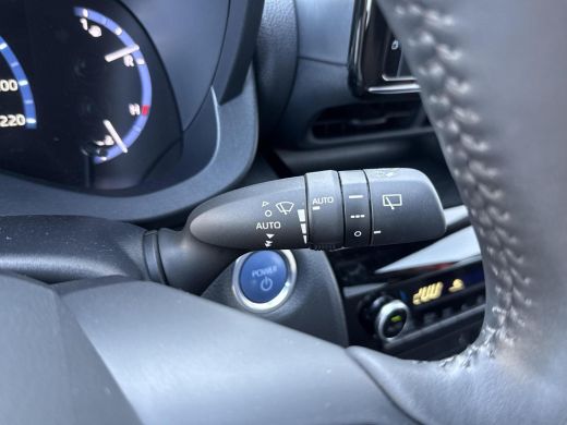 Toyota Yaris Cross 1.5 Hybrid Adventure **NAVIGATIE/ DODEHOEK DETECTIE/ STOEL EN STUURWIELVERWARMING/ 36 MAANDEN GAR... ActivLease financial lease