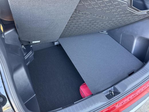 Toyota Yaris Cross 1.5 Hybrid Adventure **NAVIGATIE/ DODEHOEK DETECTIE/ STOEL EN STUURWIELVERWARMING/ 36 MAANDEN GAR... ActivLease financial lease