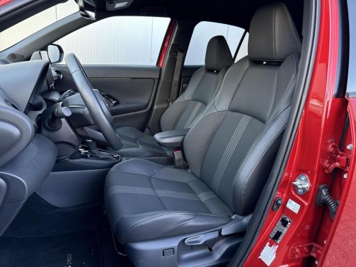 Toyota Yaris Cross 1.5 Hybrid Adventure **NAVIGATIE/ DODEHOEK DETECTIE/ STOEL EN STUURWIELVERWARMING/ 36 MAANDEN GAR... ActivLease financial lease