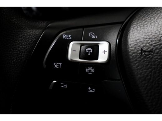 Volkswagen Crafter 35 2.0 TDI 140pk L3H3 (L2H2) DSG-Automaat Highline LED/ACC/Laadklep 500kg 01-2022 ActivLease financial lease