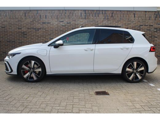 Volkswagen Golf 1.4 eHybrid GTE PANO|HUD|IQ Light|245PK ActivLease financial lease