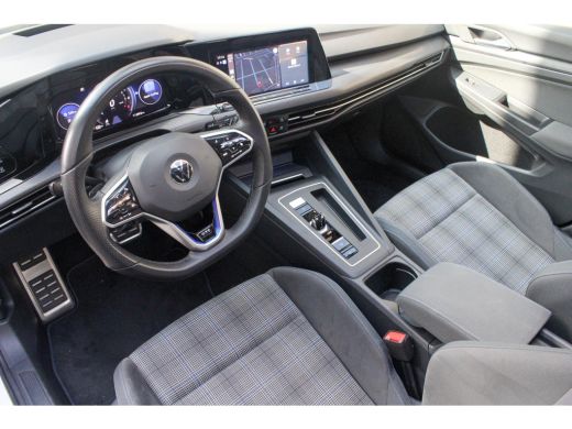 Volkswagen Golf 1.4 eHybrid GTE PANO|HUD|IQ Light|245PK ActivLease financial lease