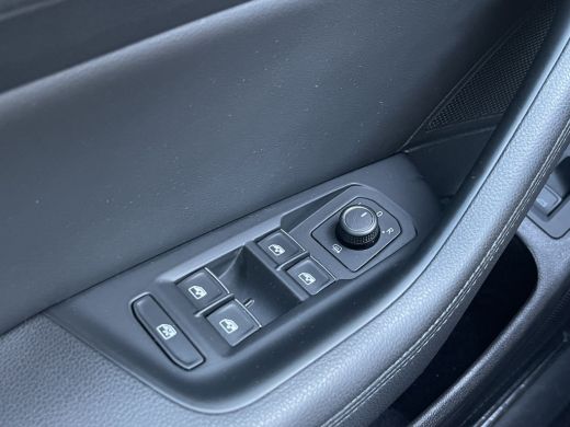 Volkswagen Passat Variant 1.5 TSI Highline Business R | Navi | ACC | HUD | LED | Keyless | Virtual Cockpit | 18 inch ActivLease financial lease
