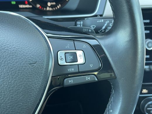 Volkswagen Passat Variant 1.5 TSI Highline Business R | Navi | ACC | HUD | LED | Keyless | Virtual Cockpit | 18 inch ActivLease financial lease