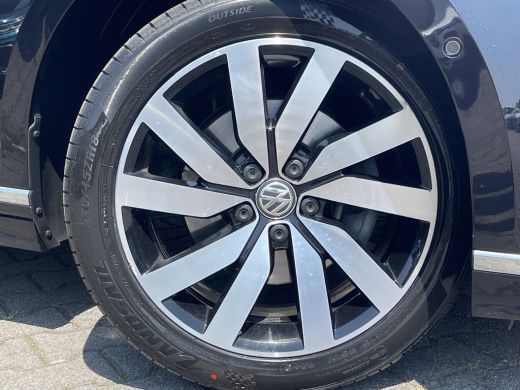 Volkswagen Passat Variant 1.5 TSI Highline Business R | Navi | ACC | HUD | LED | Keyless | Virtual Cockpit | 18 inch ActivLease financial lease