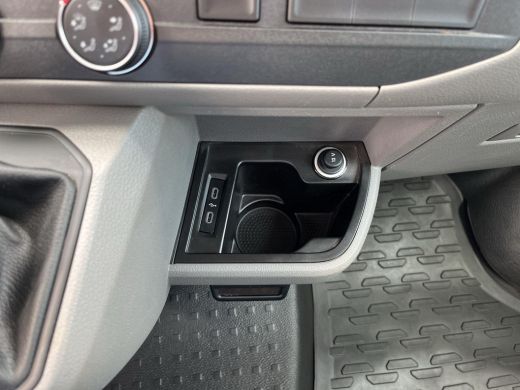 Volkswagen Transporter 2.0 TDI L2H1 30 DC Comfortline | 150Pk | Automaat | Dub. Cabine | Trekhaak | ActivLease financial lease