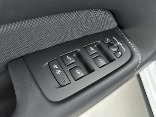 Volvo  XC60 T8 POLESTAR LONG RANGE | CRYSTAL WHITE | HUD | BOWERS&WILKINS | 360 CAMERA | Blis | MEMORY | PANO... ActivLease financial lease