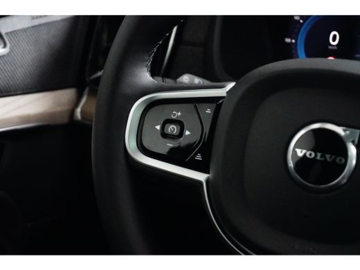 Volvo  XC90 T8 Plug-in hybrid Ultra Dark | FACELIFT | Longrange | 7 zitplaatsen | Glazen dak elektrisch | Har... ActivLease financial lease
