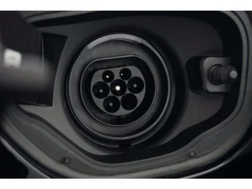 Volvo  XC90 T8 Plug-in hybrid Ultra Dark | FACELIFT | Longrange | 7 zitplaatsen | Glazen dak elektrisch | Har... ActivLease financial lease